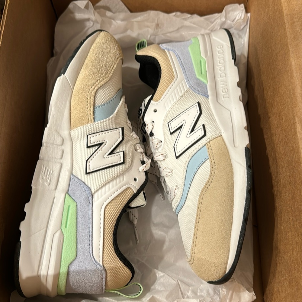 New balance kids 997H. Size 3.5